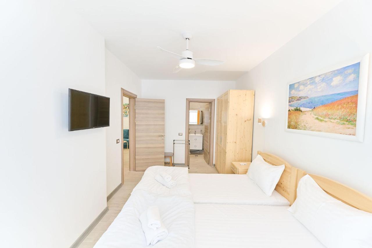 Blacksearama Apartment- Spa, Pools And Parking Mamaia Esterno foto