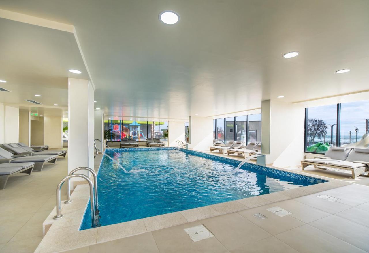 Blacksearama Apartment- Spa, Pools And Parking Mamaia Esterno foto